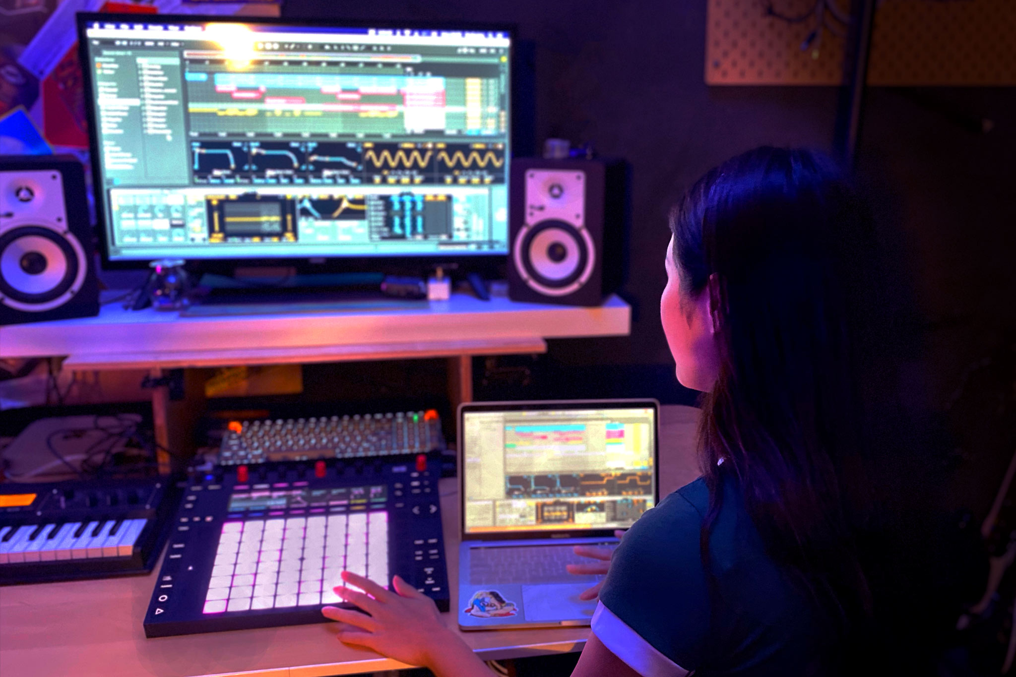 intro electronic music production class https://popstudioacademy.com/